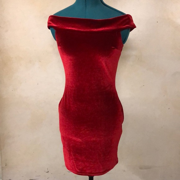 NWT Velvet Red Valentine Dress Bodycon Tight Off Shoulder - Picture 1 of 4